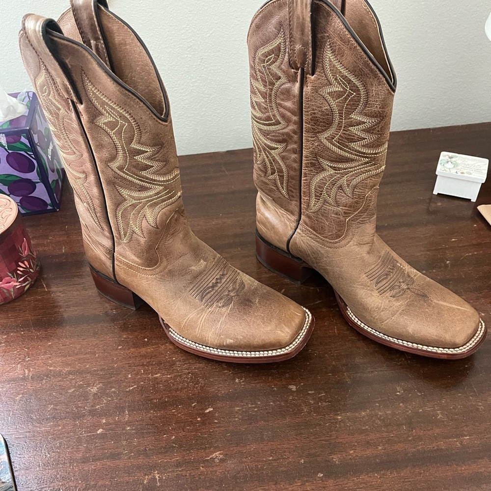Women's Brown Shyanne Western Boots with Embroidered Detail - Picture 4 of 4